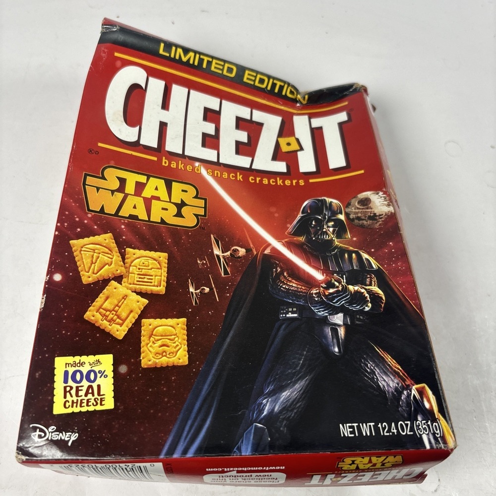 2015 Star Wars Sunshine LIMITED EDITION Cheez It YODA & DARTH VADER Flat Box